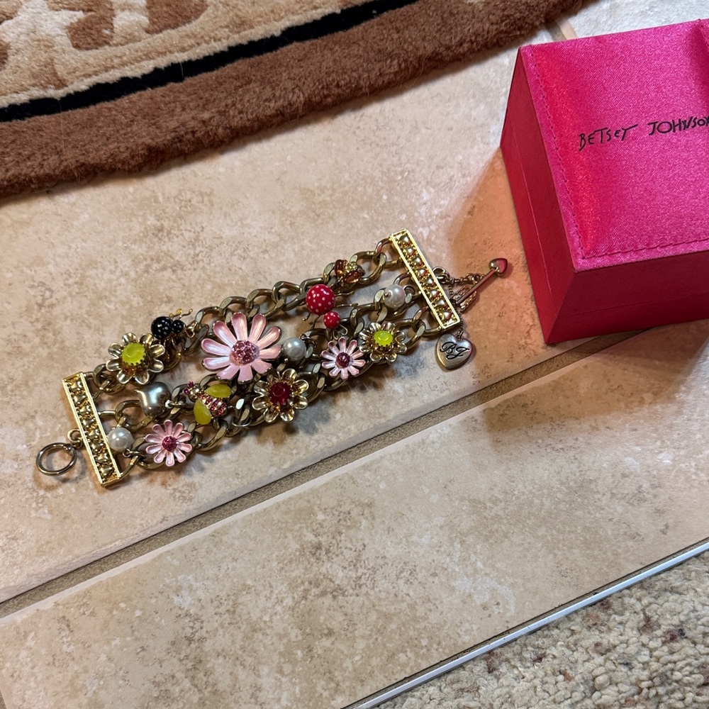 Betsey Johnson Garden Floral Charm Bracelet